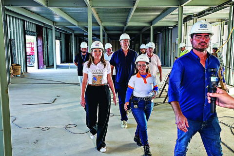 Hana visita obras de hotel no Porto Futuro II